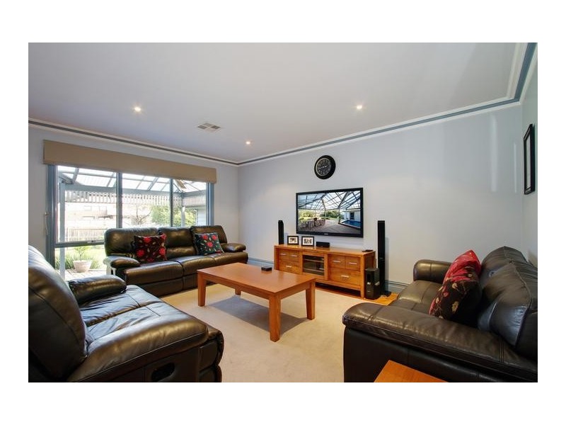 8 Laxdale Rd, Camberwell VIC 3124