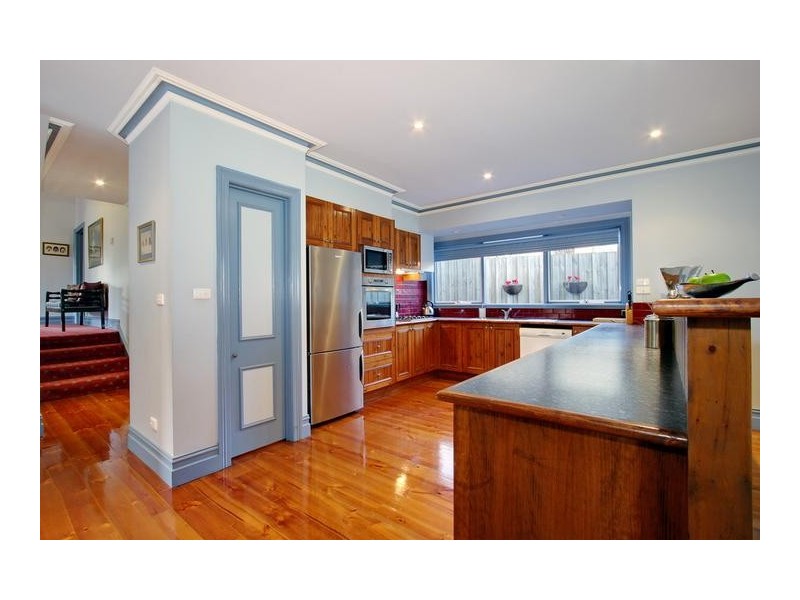 8 Laxdale Rd, Camberwell VIC 3124