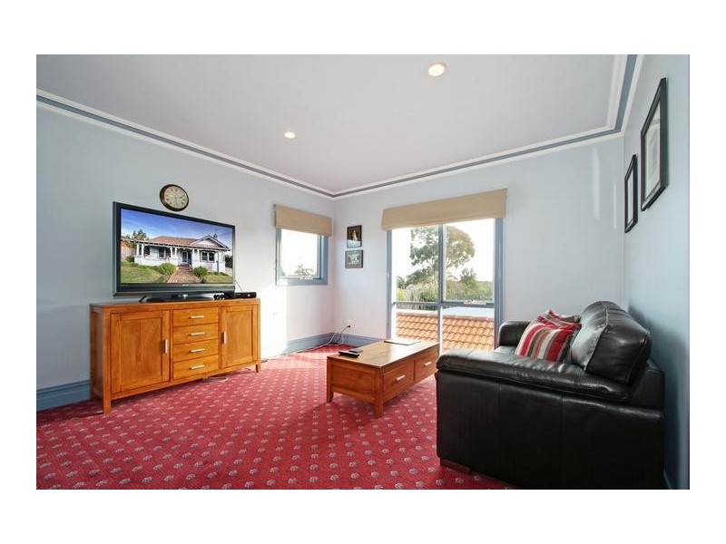 8 Laxdale Rd, Camberwell VIC 3124