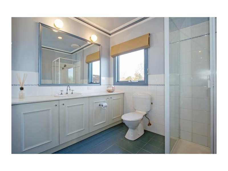 8 Laxdale Rd, Camberwell VIC 3124