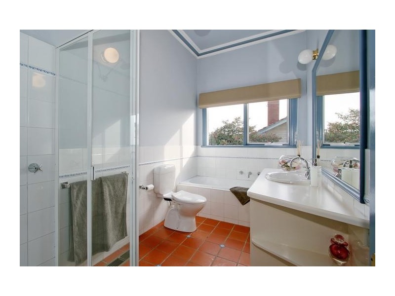 8 Laxdale Rd, Camberwell VIC 3124