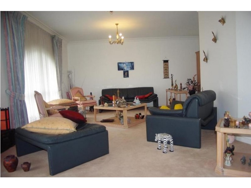 27 Summit Dr, Bulleen VIC 3105