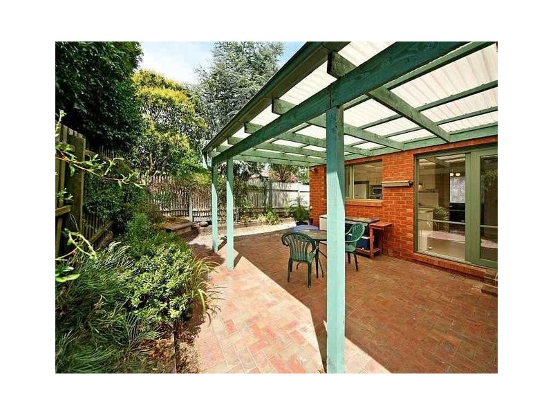 1/8 Renown St, Burwood VIC 3125