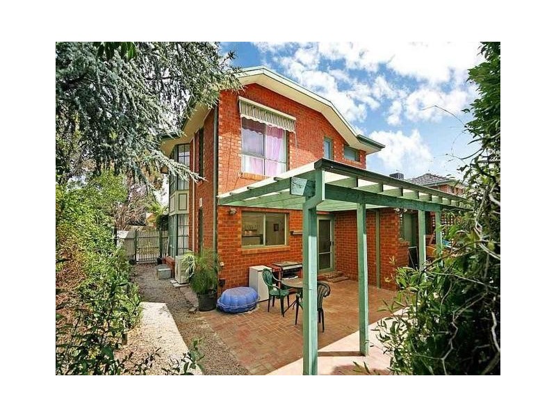 1/8 Renown St, Burwood VIC 3125