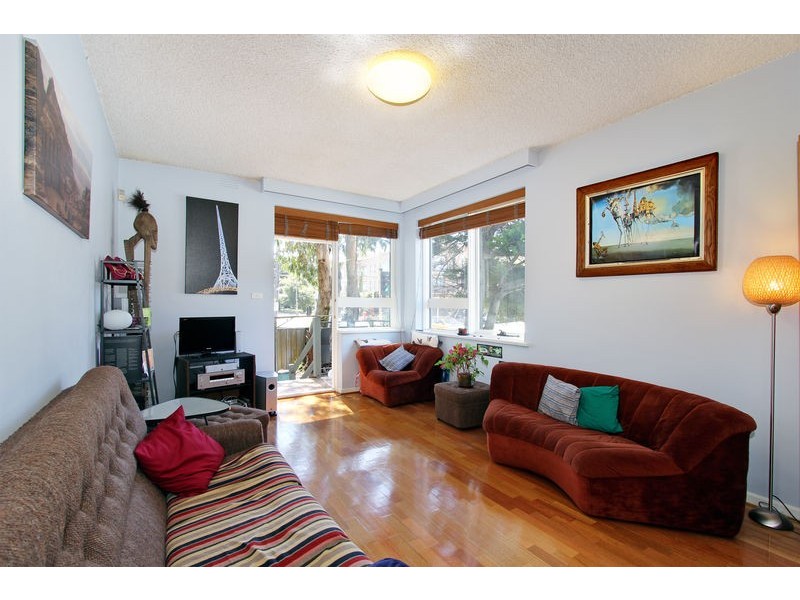 2/125 Alma Road, St Kilda East VIC 3183