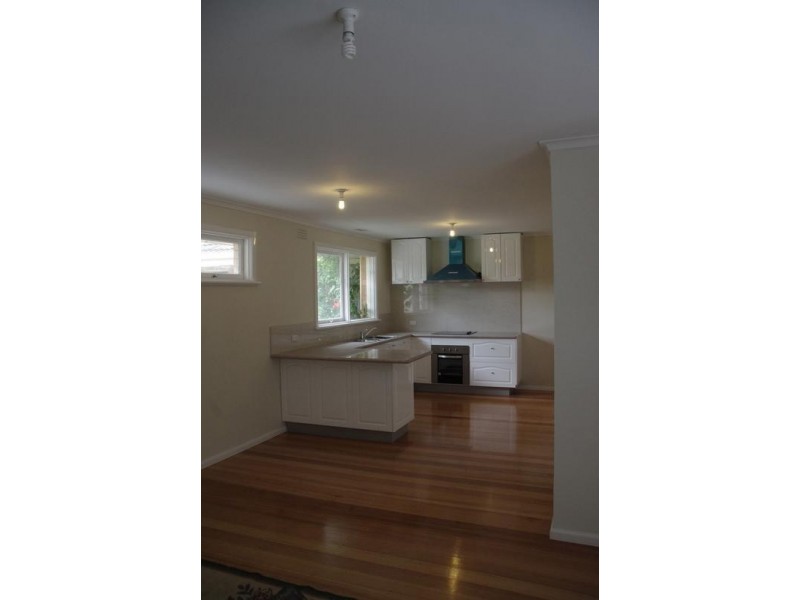 2/17a Essex Road, Surrey Hills VIC 3127