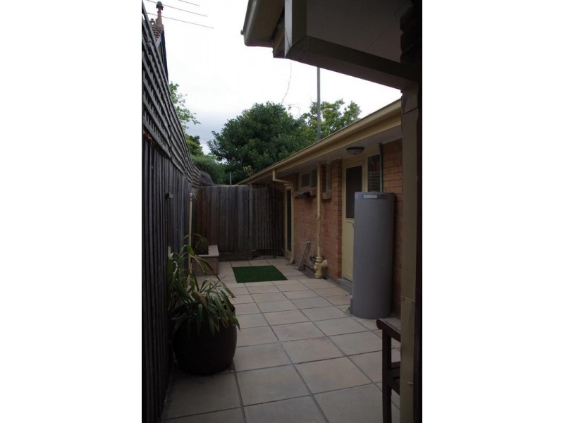 2/17a Essex Road, Surrey Hills VIC 3127