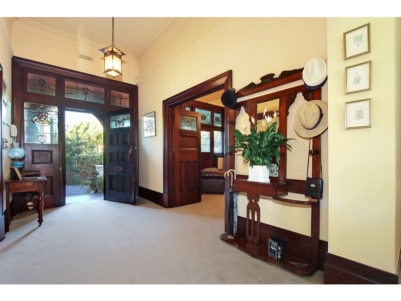 18 Stanhope Grove, Camberwell VIC 3124