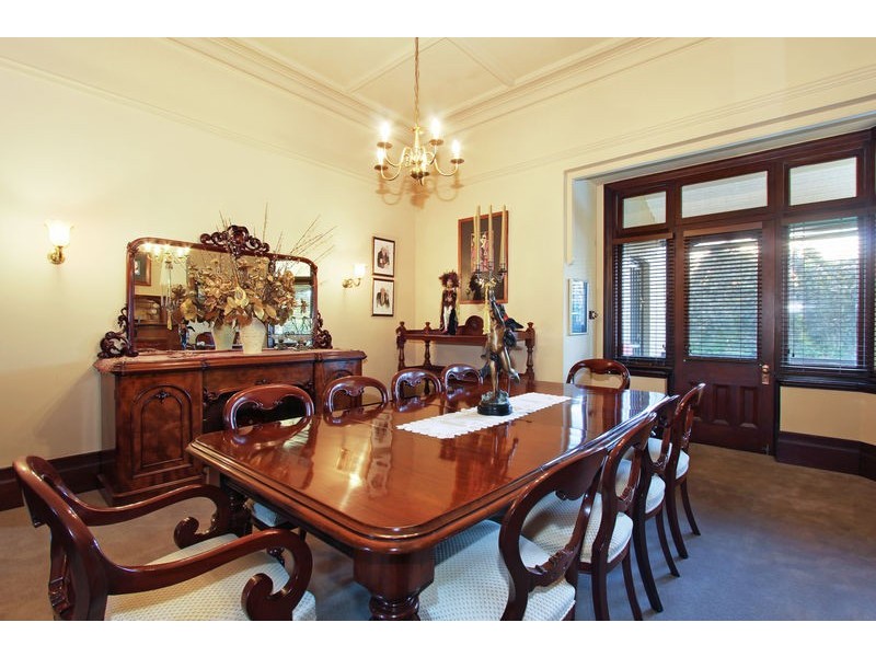 18 Stanhope Grove, Camberwell VIC 3124