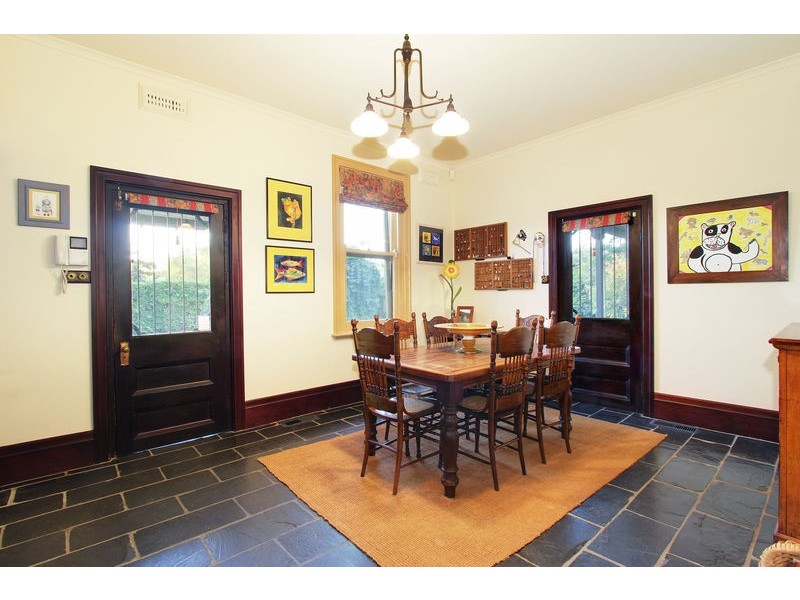 18 Stanhope Grove, Camberwell VIC 3124