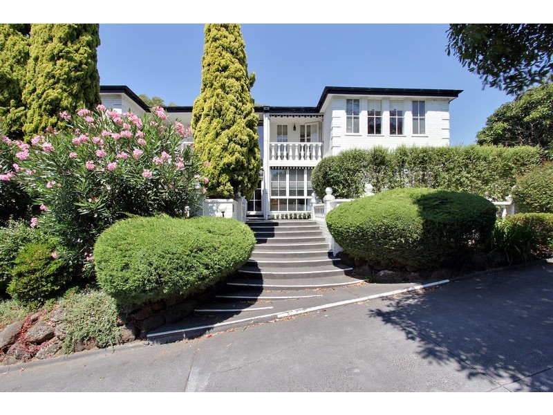 9/6 Balwyn Road, Canterbury VIC 3126