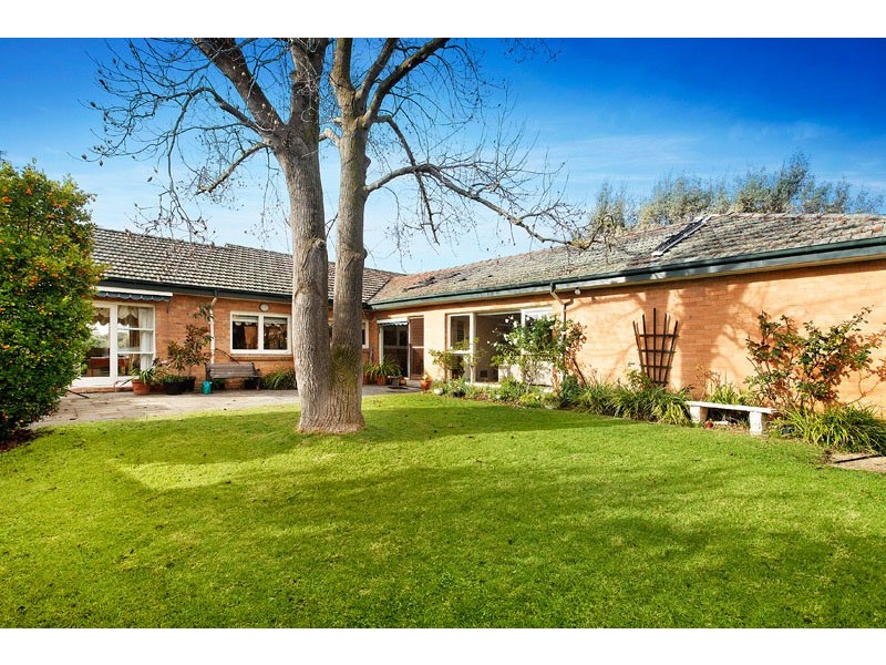122 Hill Road, Balwyn North VIC 3104