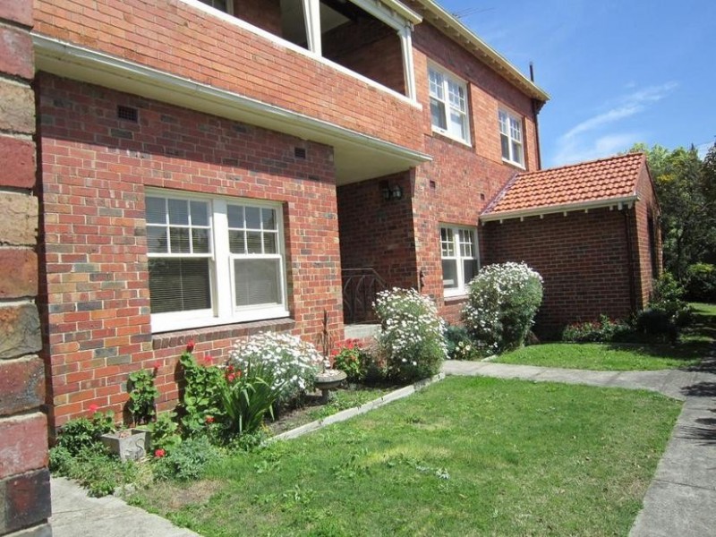 2/2 Florence Avenue, Kew VIC 3101