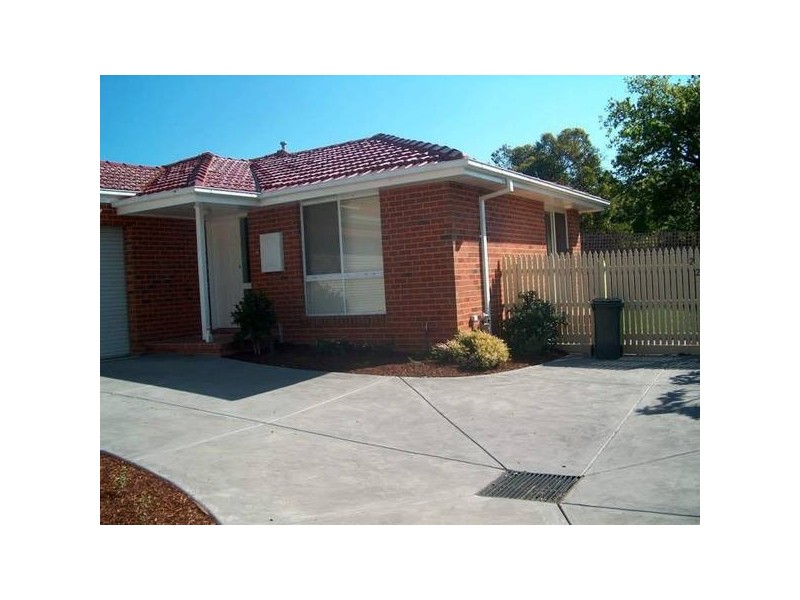 2/2 Crow Street, Burwood VIC 3125
