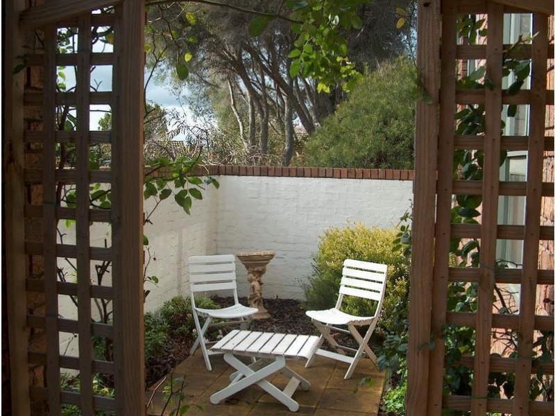 8/59 Athelstan Road, Camberwell VIC 3124