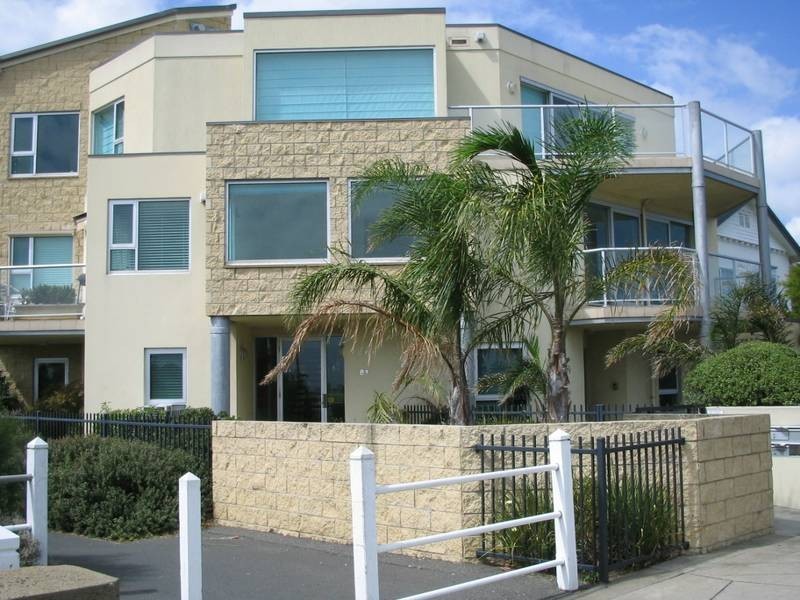 3/81 Marine Pde, Elwood VIC 3184