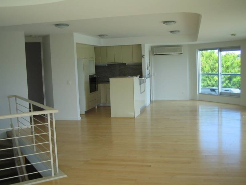 3/81 Marine Pde, Elwood VIC 3184