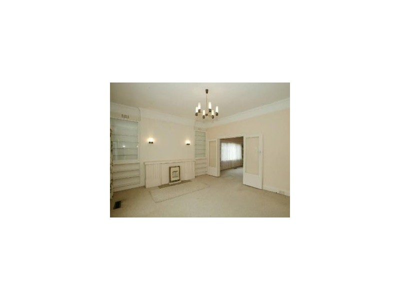 8 Normanby Road, Kew VIC 3101