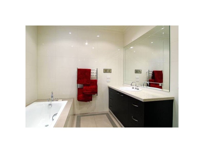 Alexandra Avenue, Canterbury VIC 3126