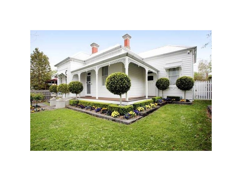122 Windsor Cres, Surrey Hills VIC 3127