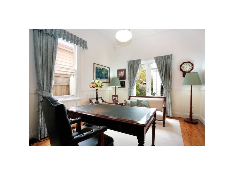 122 Windsor Cres, Surrey Hills VIC 3127