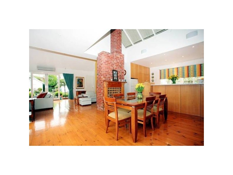 122 Windsor Cres, Surrey Hills VIC 3127