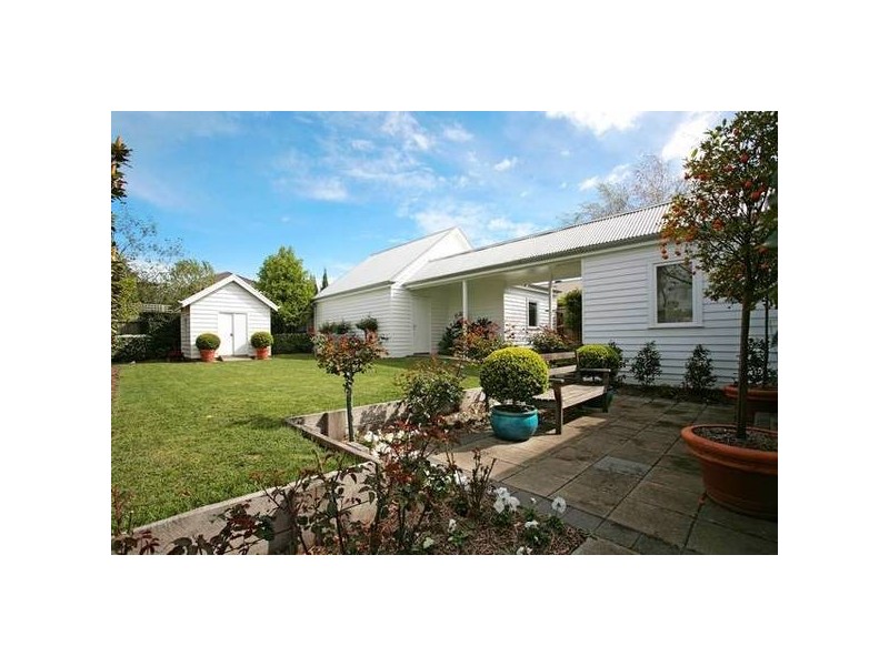 122 Windsor Cres, Surrey Hills VIC 3127