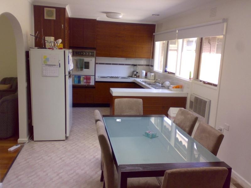 6 Jaques Grove, Forest Hill VIC 3131