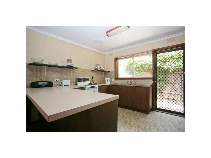 2/4 Willow Grove, Canterbury VIC 3126