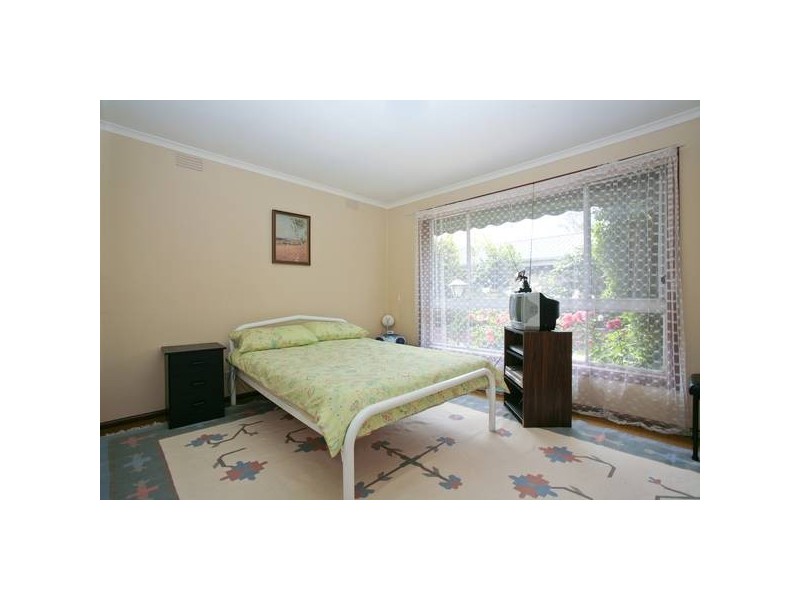 2/4 Willow Grove, Canterbury VIC 3126