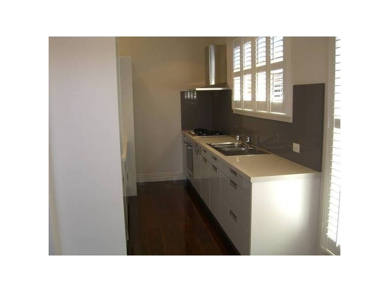 2/62 Teddington Road, Hampton VIC 3188