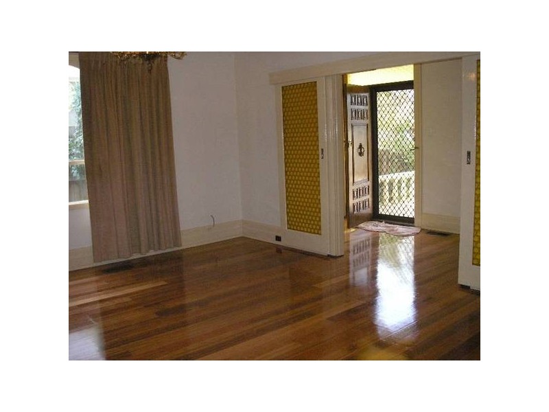 12 Athelstan Rd, Camberwell VIC 3124