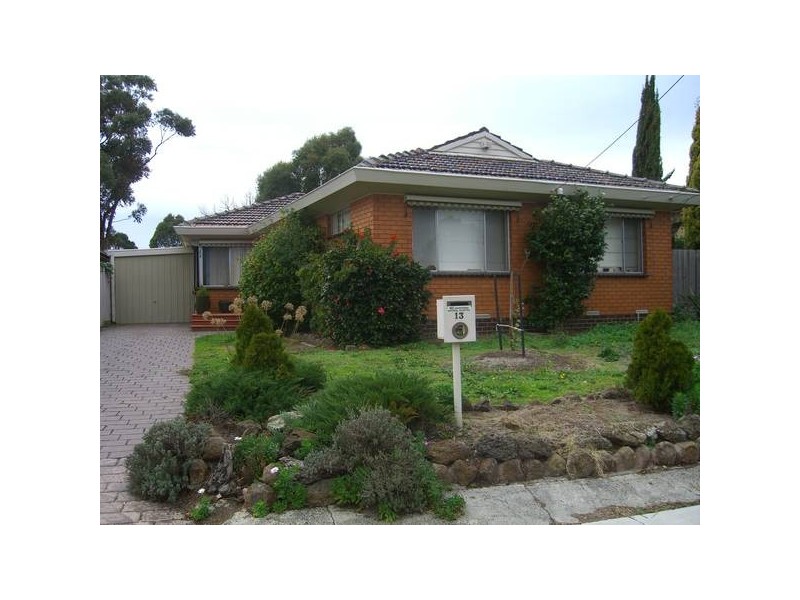 13 Weber Cres, Burwood East VIC 3151