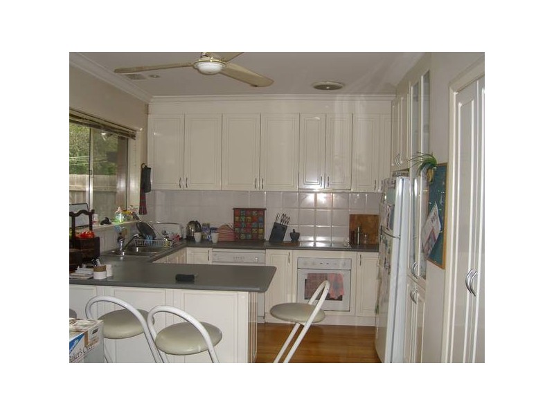 13 Weber Cres, Burwood East VIC 3151