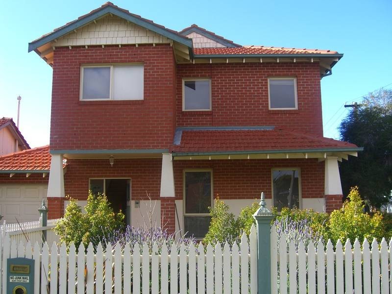 16 Fisher St, Malvern East VIC 3145