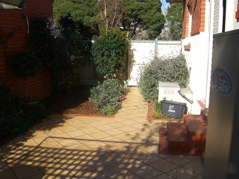 16 Fisher St, Malvern East VIC 3145
