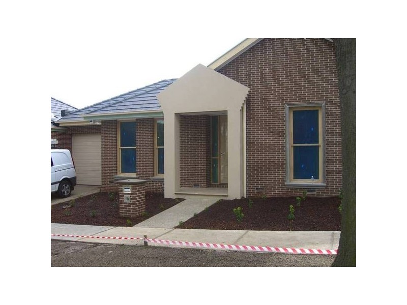 5 Hampton Grove, Camberwell VIC 3124