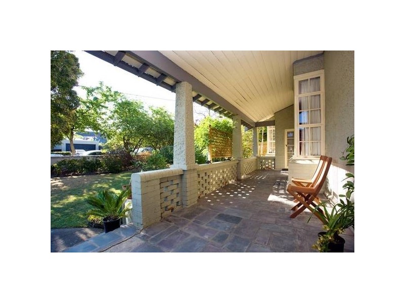 10 Mountain Grove, Kew VIC 3101