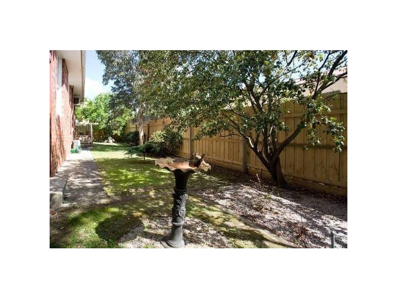 2/27 Trafalgar Street, Mont Albert VIC 3127