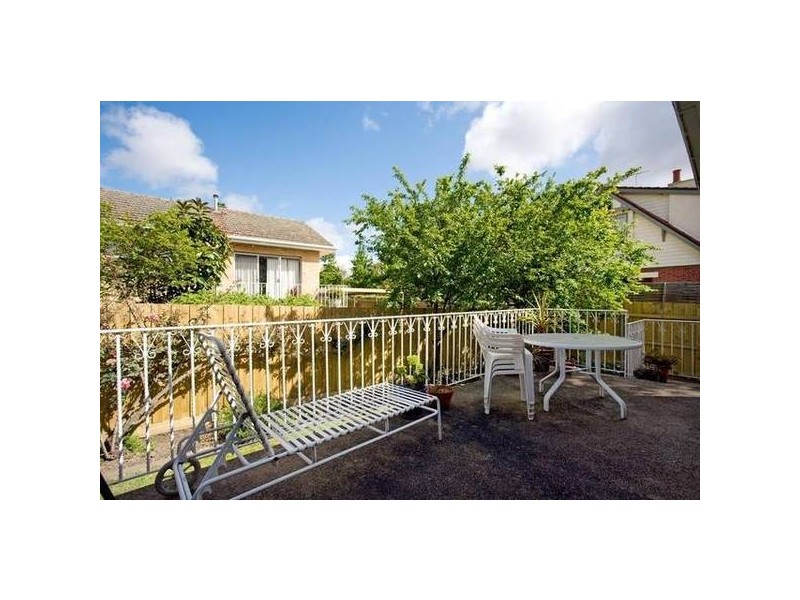 2/27 Trafalgar Street, Mont Albert VIC 3127