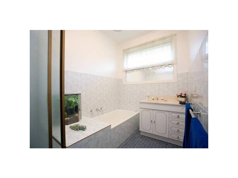 2/27 Trafalgar Street, Mont Albert VIC 3127