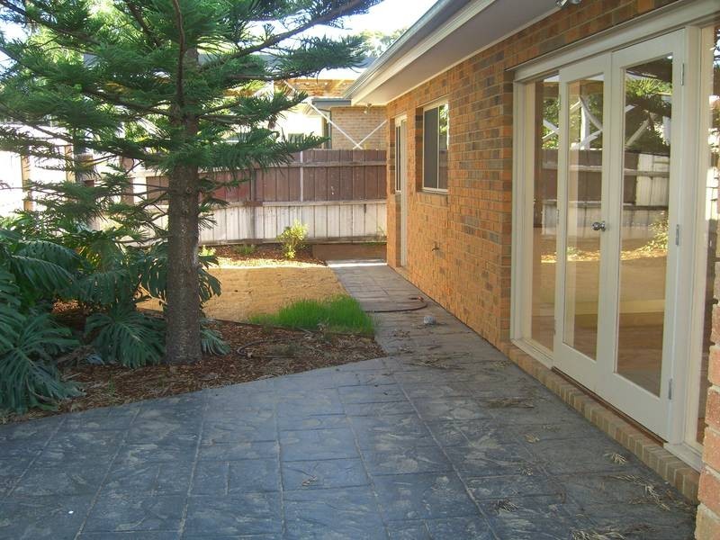 2/10 Stephens St, Burwood VIC 3125