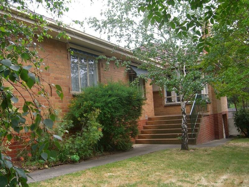 29 Second Ave (Corner Burke Road), Kew VIC 3101