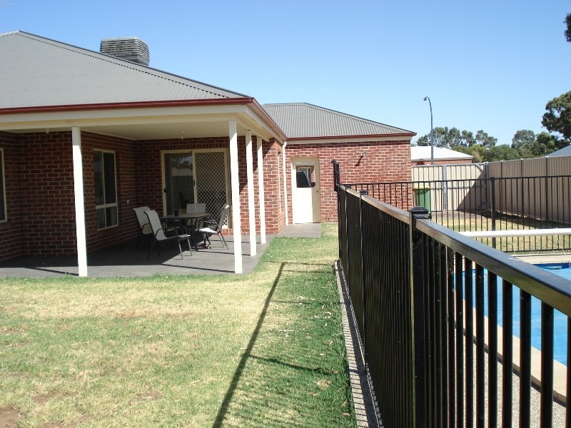 6 Wing Crescent, Mulwala NSW 2647