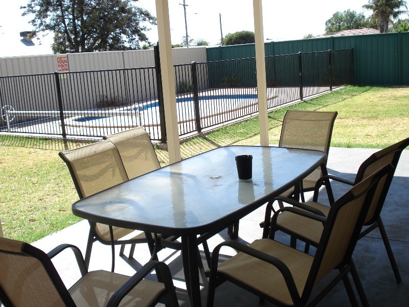 6 Wing Crescent, Mulwala NSW 2647