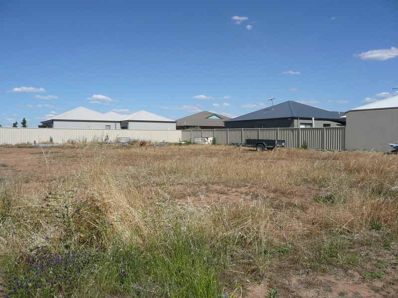 51 Fiona Drive, Yarrawonga VIC 3730