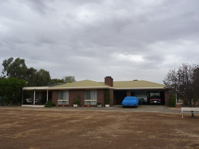 18 Charles Court, Yarrawonga VIC 3730
