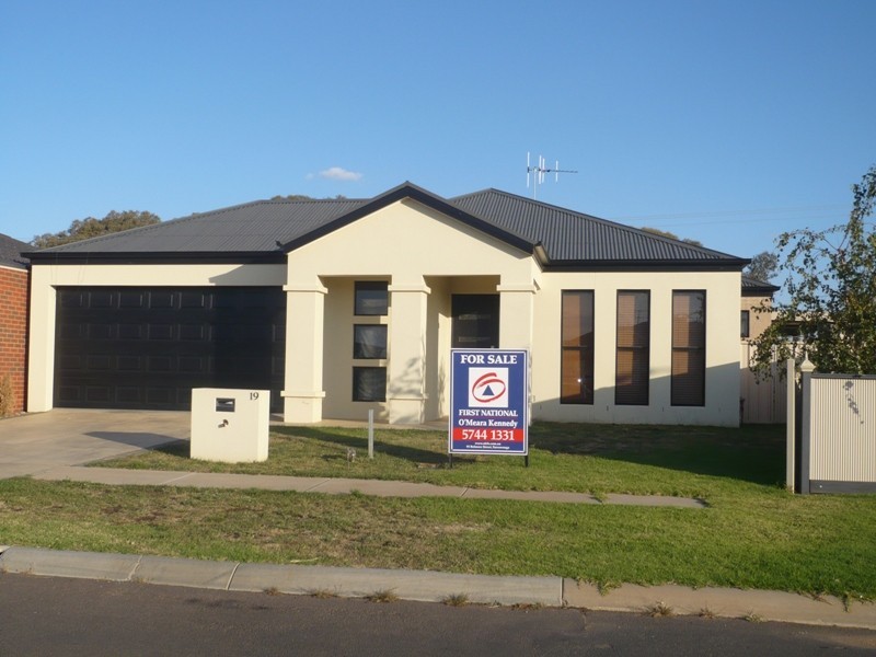 19 Zorro Drive, Yarrawonga VIC 3730