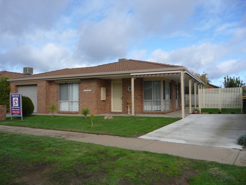 2/1 Paul Court, Yarrawonga VIC 3730