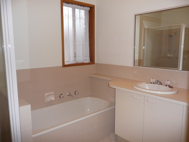 2/1 Paul Court, Yarrawonga VIC 3730